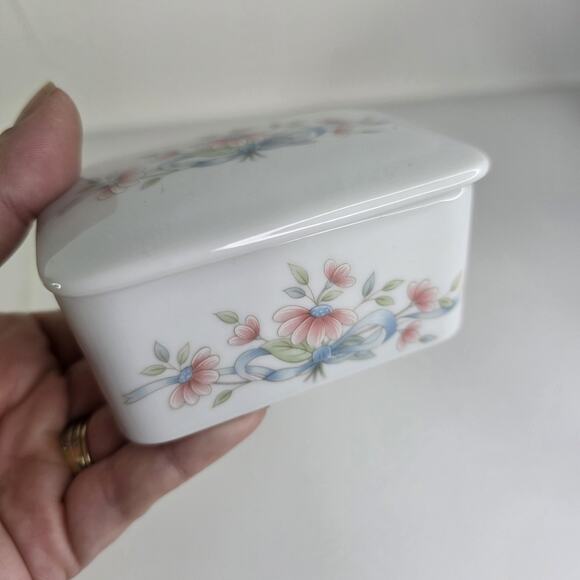 Princess House Exclusive Handcrafted Porcelain Vintage Trinket Box Japan Floral - Picture 11 of 12